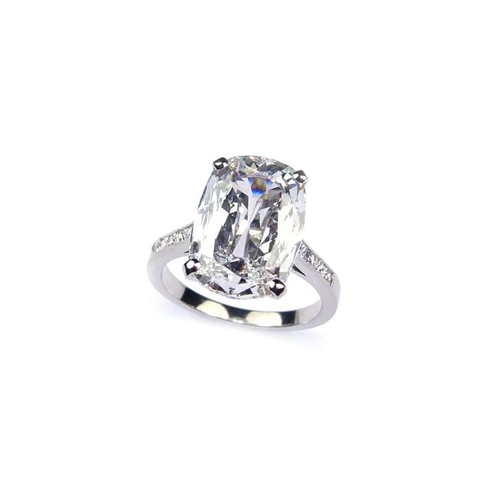 Single stone cushion cut diamond ring, 5.01ct, D IF,